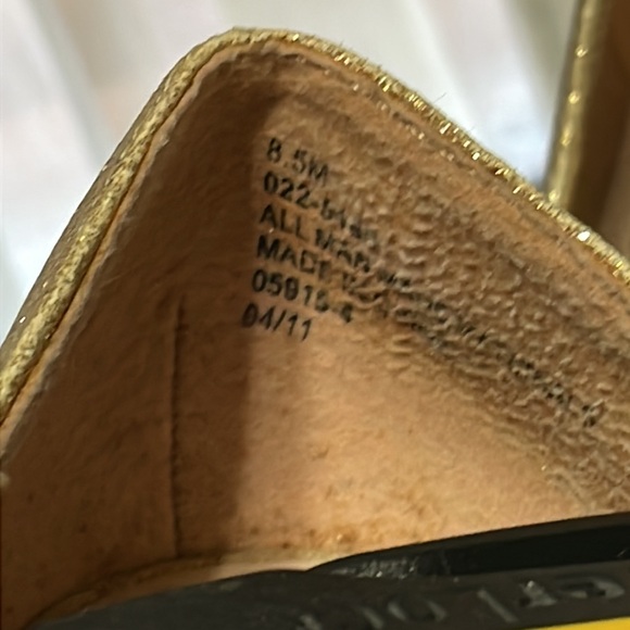 ❗5 For $2️⃣5️⃣ Bundle Sale❗️Olsenboye Gold Glitter Platform Heels - Picture 8 of 9